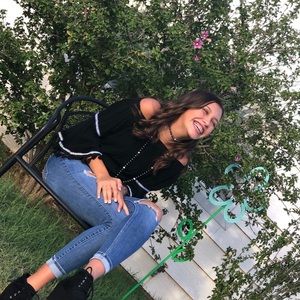 Meet your Posher, Emily